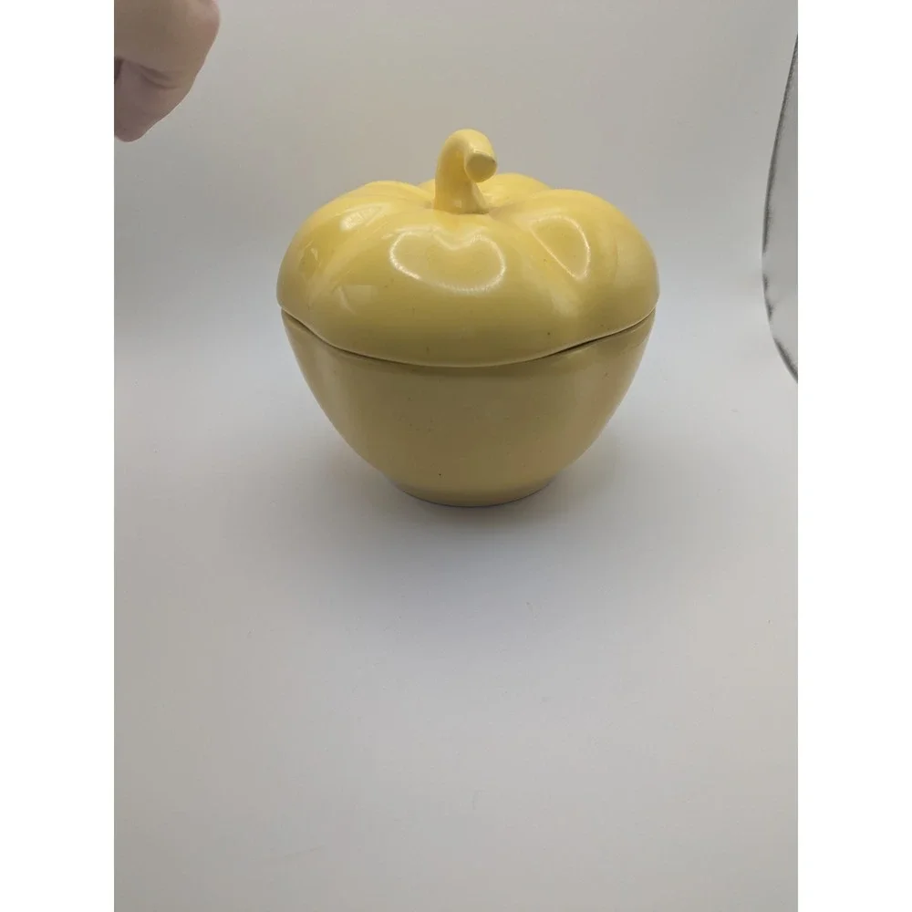Vintage Yellow Bell Pepper‎ California Pottery Canister With Lid 5.5
